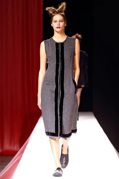 Look 12